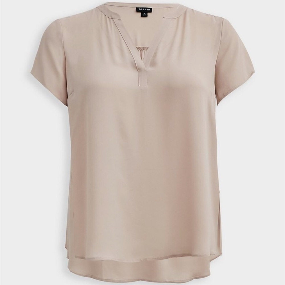 Torrid Georgette Hi-Low Short Sleeve Blouse size 2